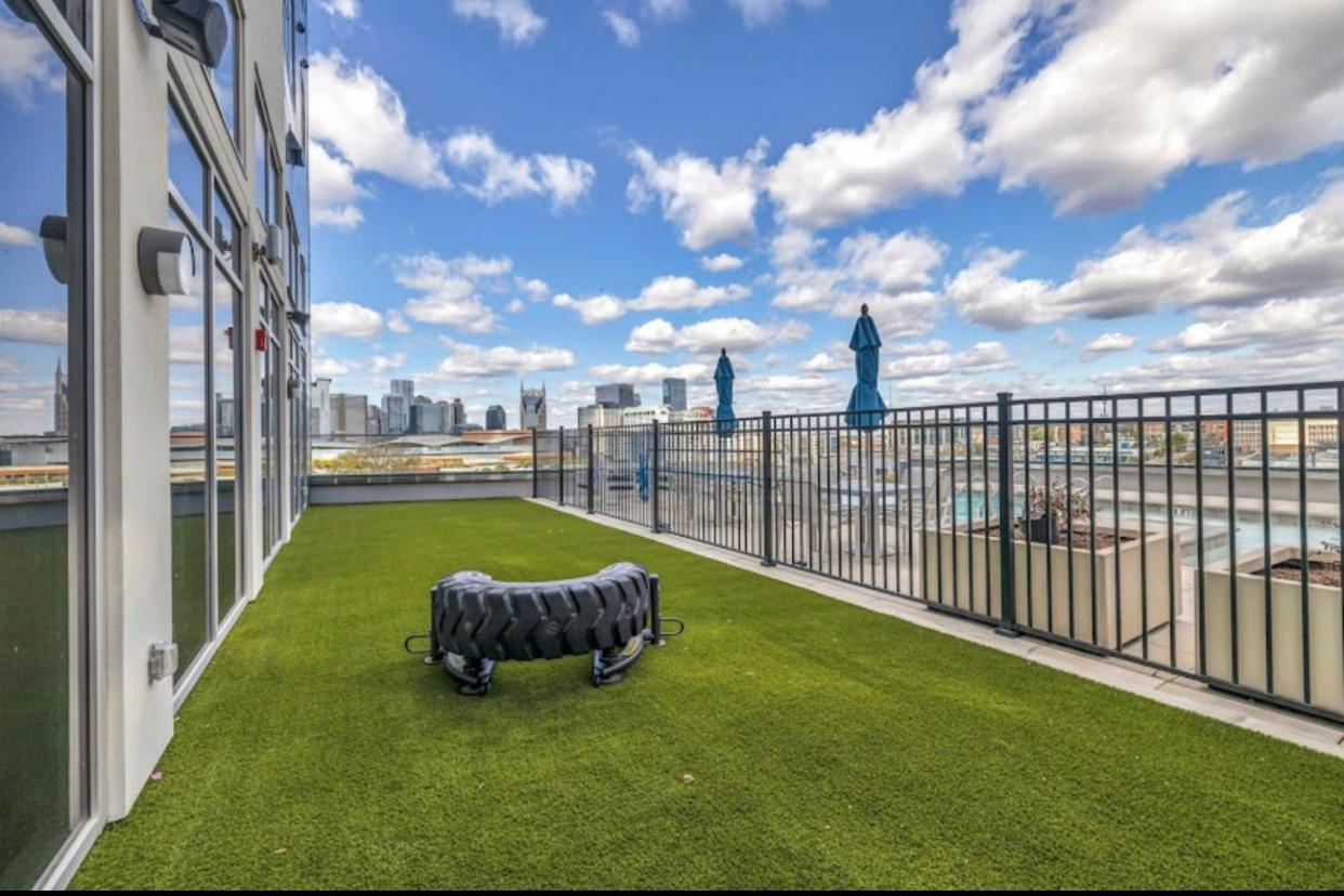 Spacious Castle W Gym Pool Free Parking I Walk To Dowtown N Broadway Nashville Exterior foto